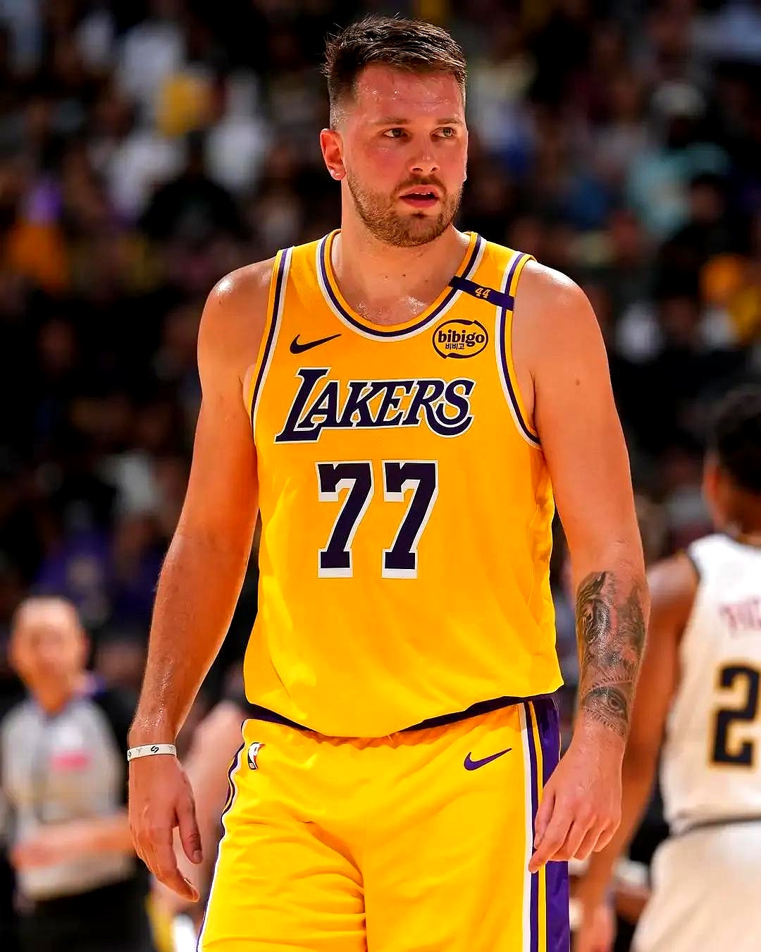 明星解说视频-意大利杯倒计时；洛杉矶湖人国际比赛日调整名单；细节引发关注；更衣室稳定；球队文化再被提及的简单介绍