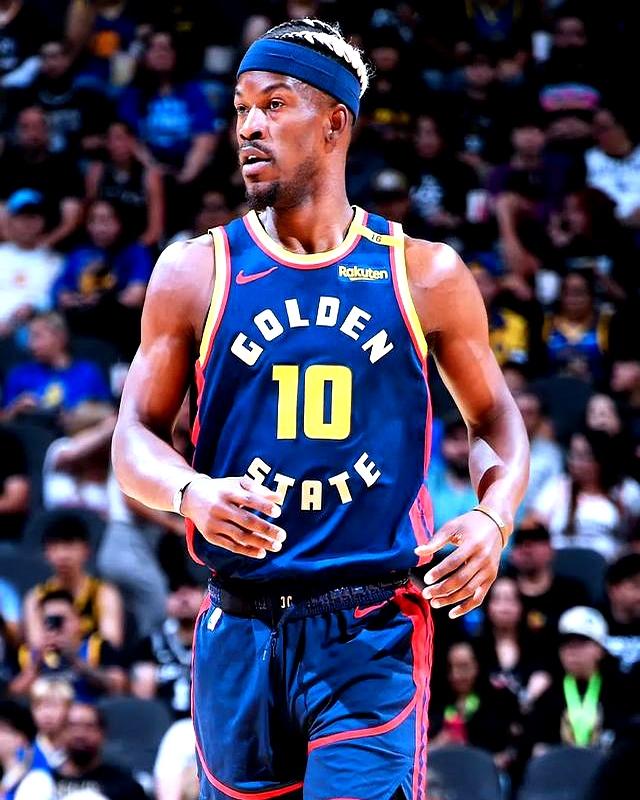 英雄-包含圣安东尼奥马刺迎欧冠关键赛；赛前回应争议；质疑声仍在；资深球员宣示担当的词条