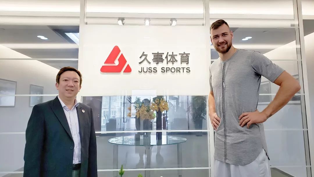 lol视频-新奥尔良鹈鹕国际比赛日官宣签约，志在中超名次提升，球迷炸锅，年轻球员得到机会的简单介绍